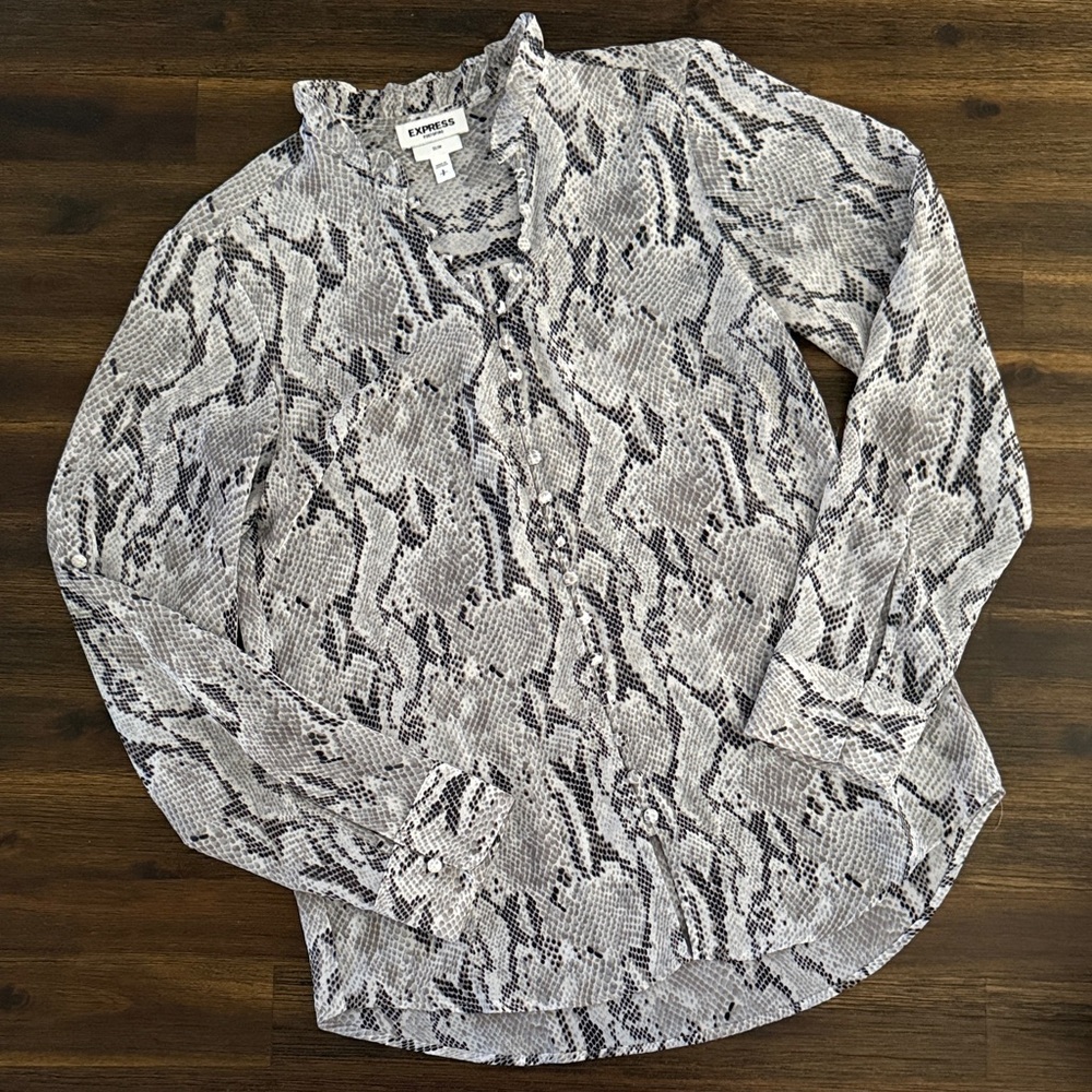 Express Slim Fit gray Snakeskin Print Semi Sheer Portofino Shirt Small